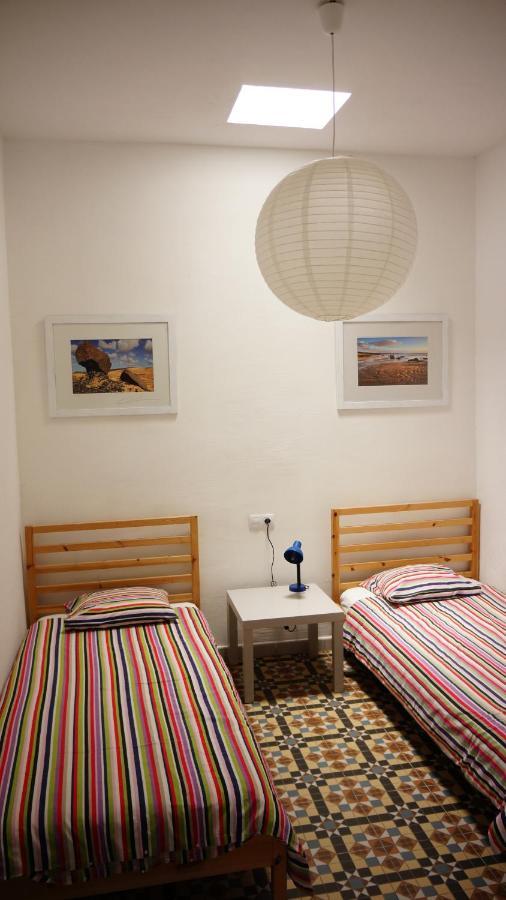 Sol Y Mar Surf Camp Hostel Corralejo Exterior photo