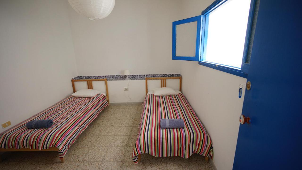 Sol Y Mar Surf Camp Hostel Corralejo Exterior photo