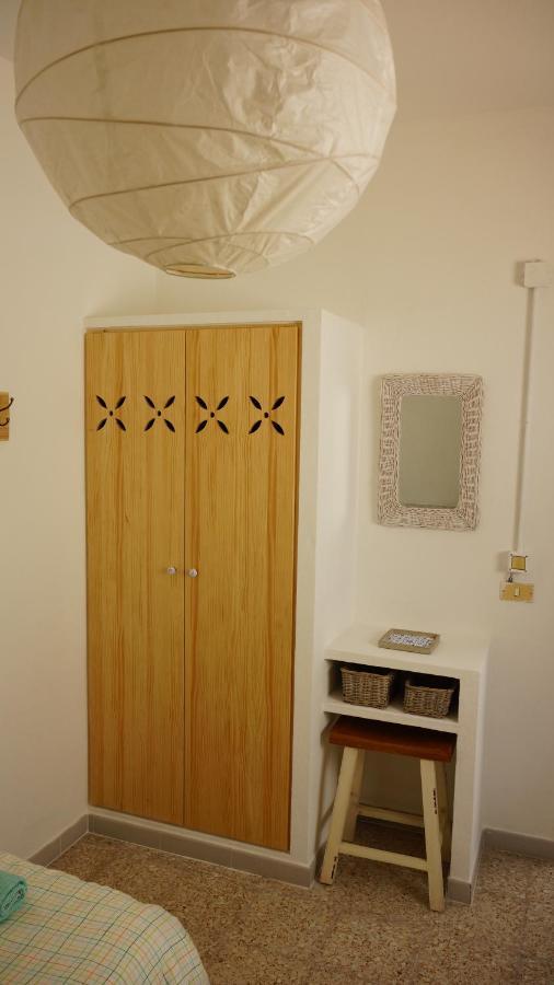 Sol Y Mar Surf Camp Hostel Corralejo Exterior photo