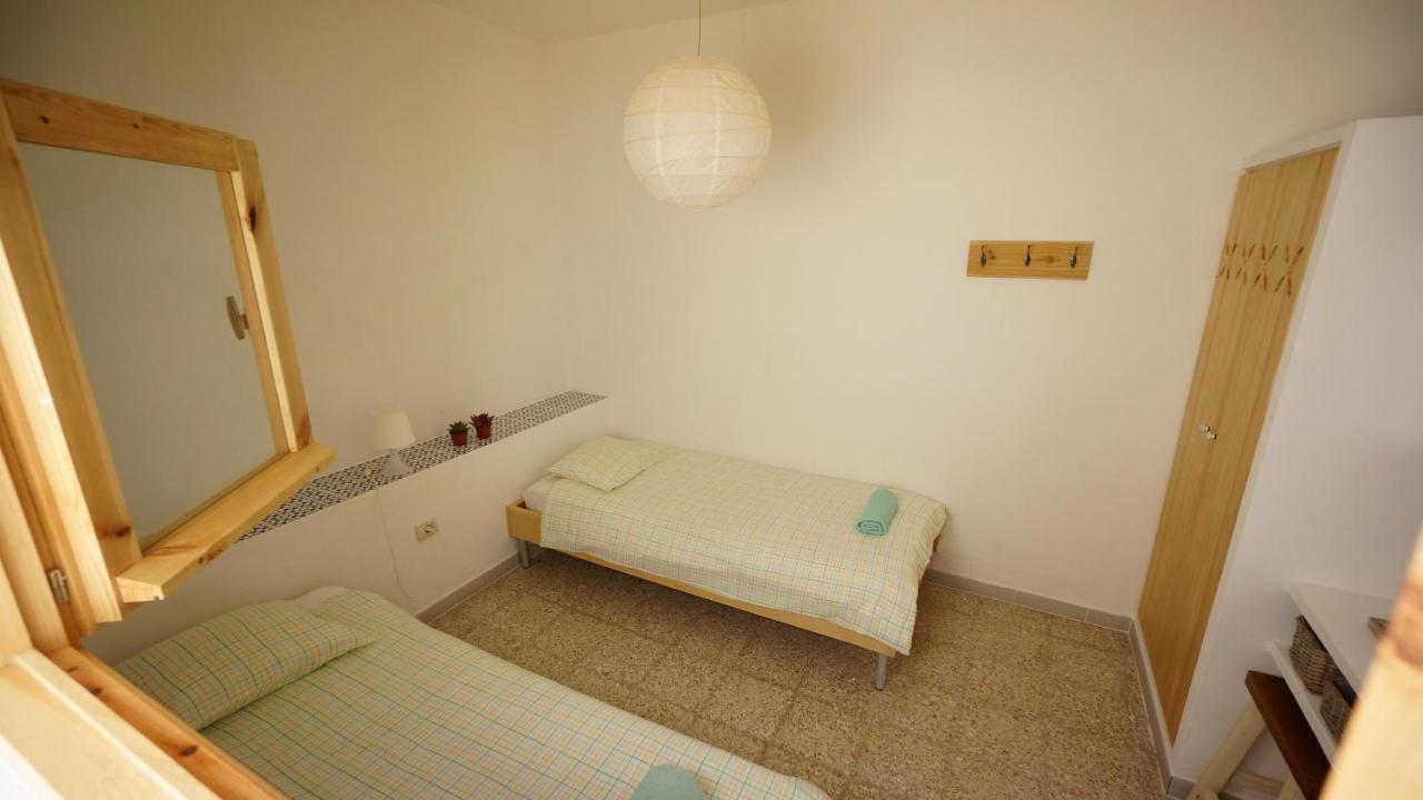 Sol Y Mar Surf Camp Hostel Corralejo Exterior photo