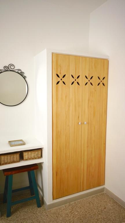 Sol Y Mar Surf Camp Hostel Corralejo Exterior photo