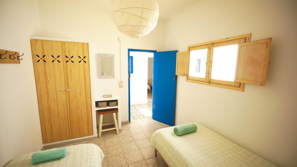 Sol Y Mar Surf Camp Hostel Corralejo Exterior photo